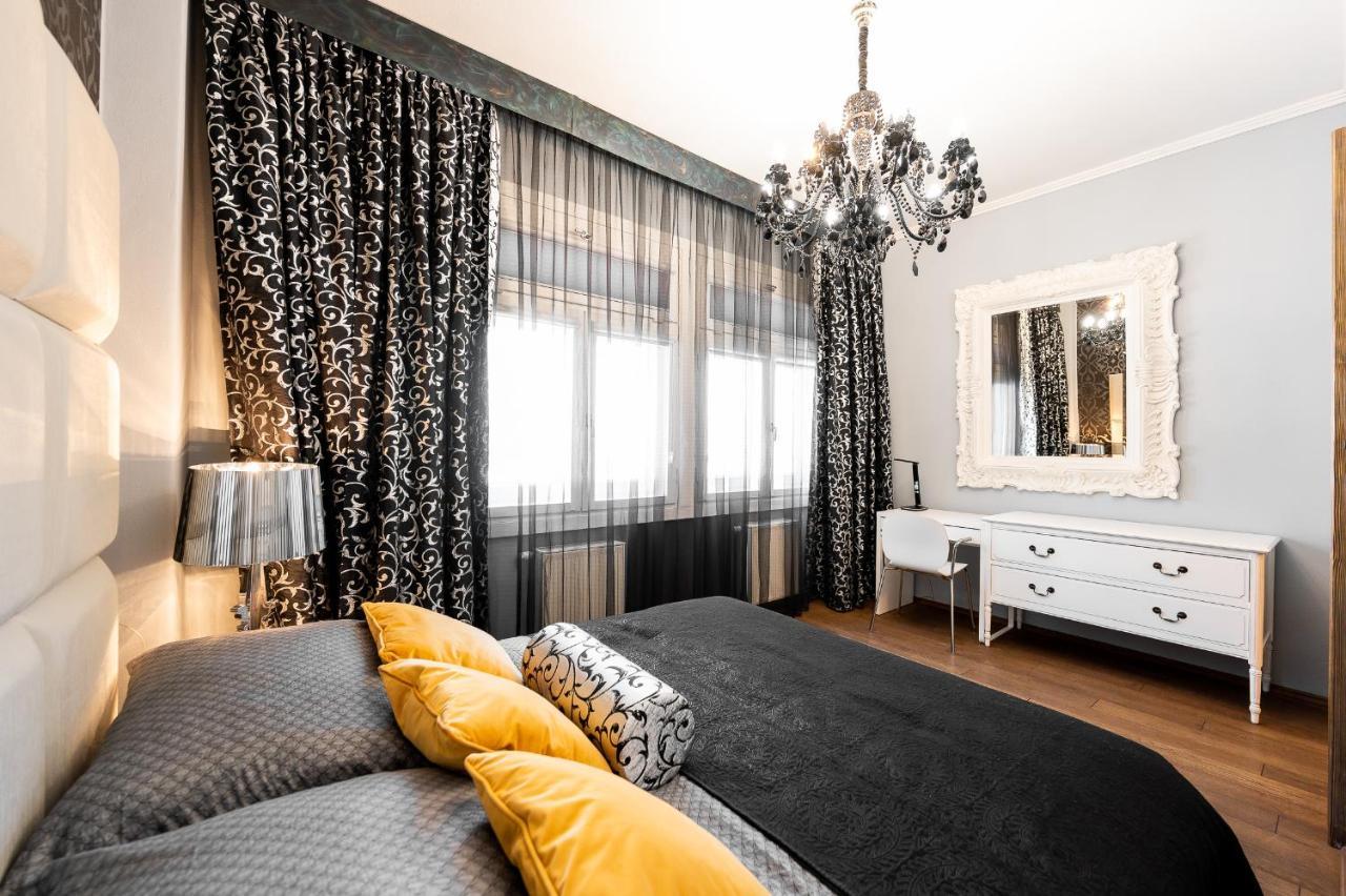 Premium Apt Kosice Center 3 Room 150M2 Hlavna Ulica Ngoại thất bức ảnh