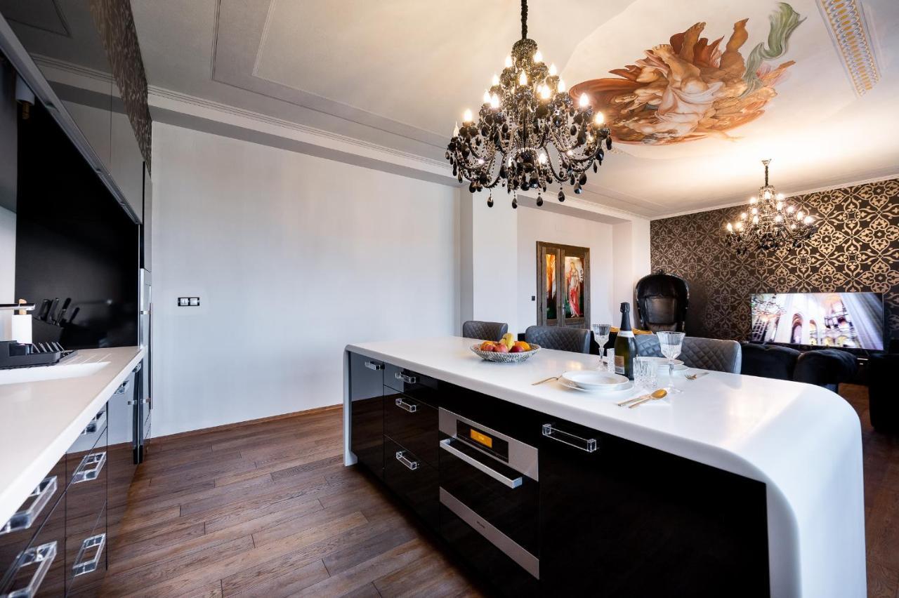Premium Apt Kosice Center 3 Room 150M2 Hlavna Ulica Ngoại thất bức ảnh